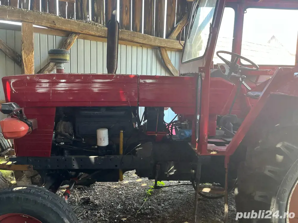 Tractor U650 cu plug