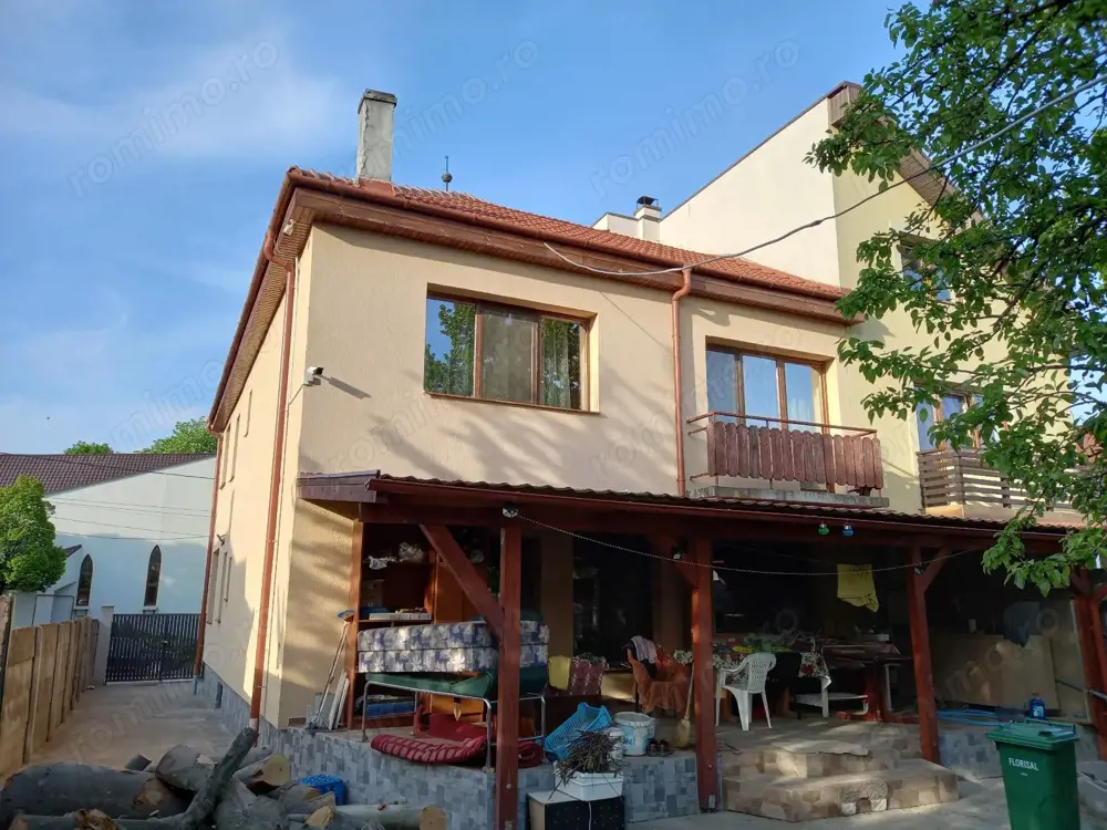 BRASADAS vinde casa in zona TITULESCU cu 5 camere si teren 350mp