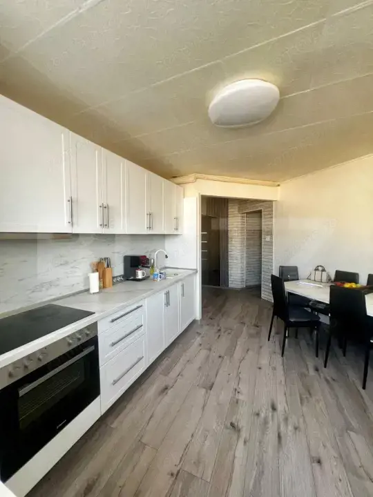 Apartament cu 2 dormitoare, decomandat, zona Piata Marasti