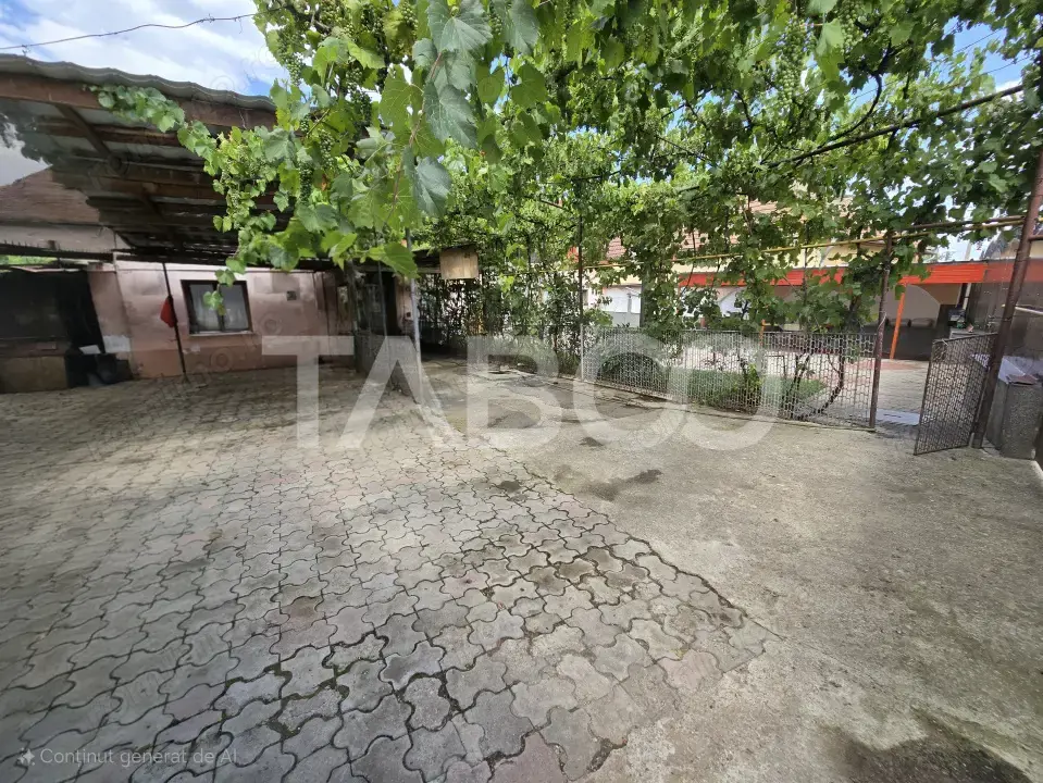 Casa individuala de vanzare teren 457 mp garaj Trei Stejari Sibiu