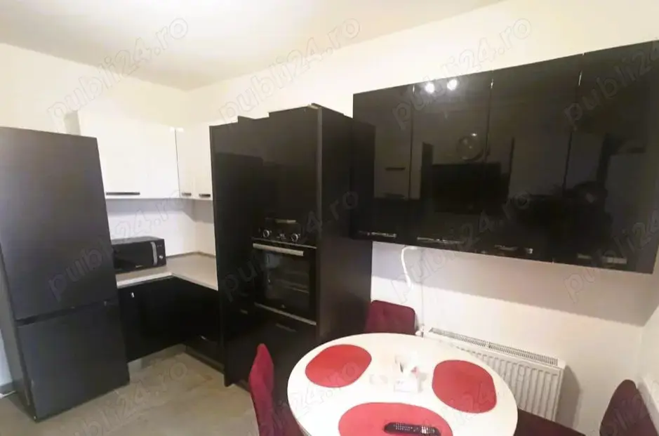 in centru pe Bld Unirii ofer chirie apartament cu 2 camere decomantae