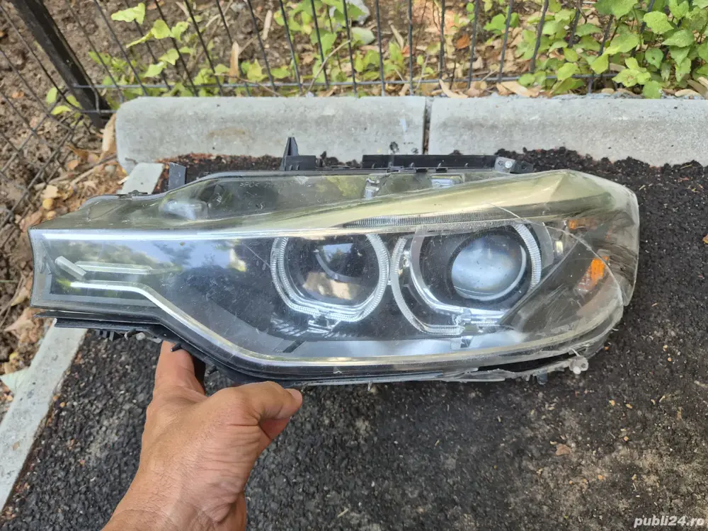 Far stanga Bmw F30 crapat