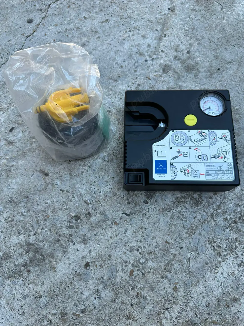 Kit pană original Mercedes-Benz (compresor + soluție), stare excelentă