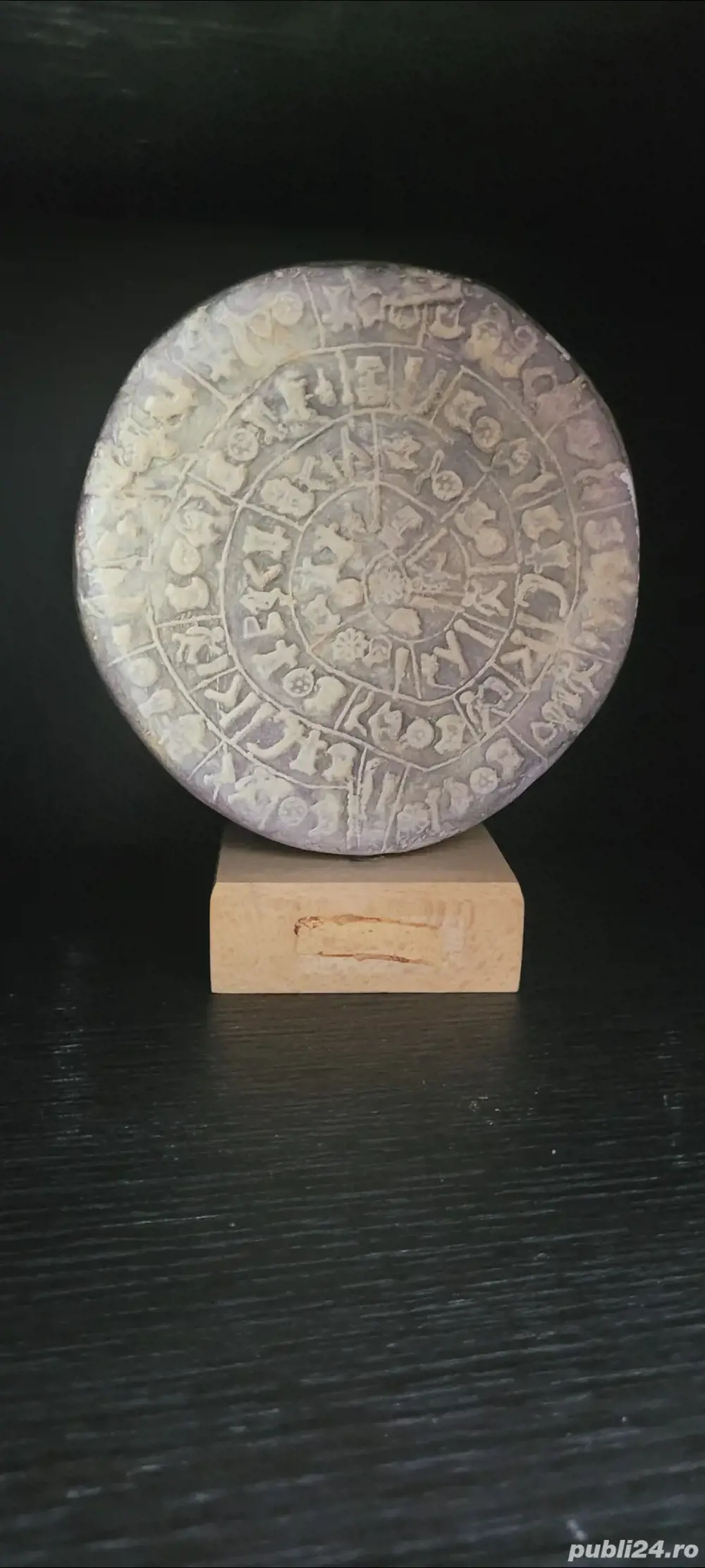 Discul din Phaistos - replică