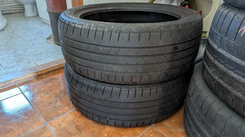 set 2 anvelope vara 225/40/18 Bridgestone