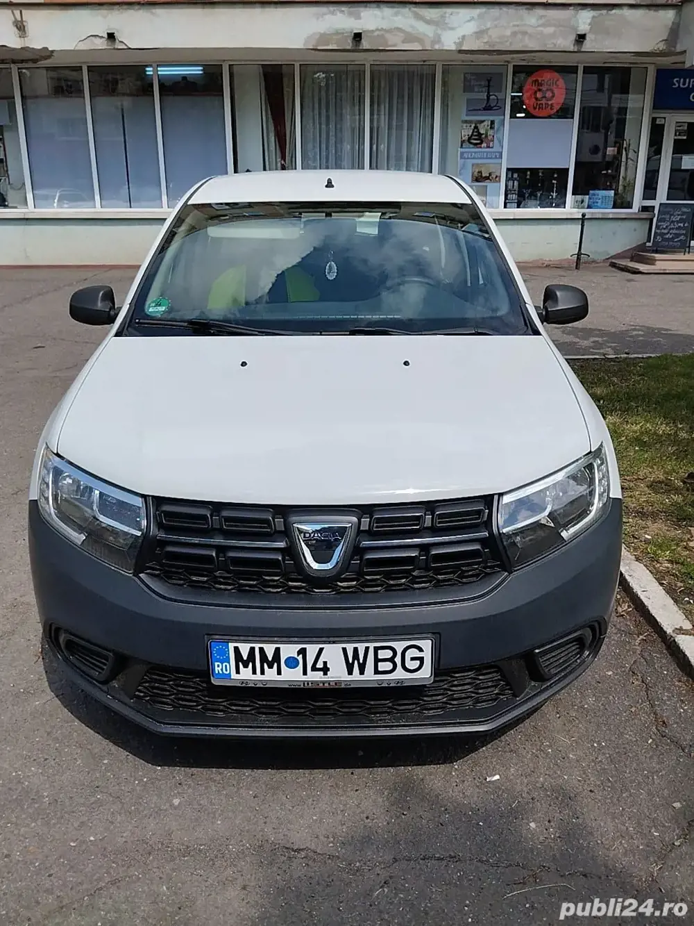 Vând Dacia solenza