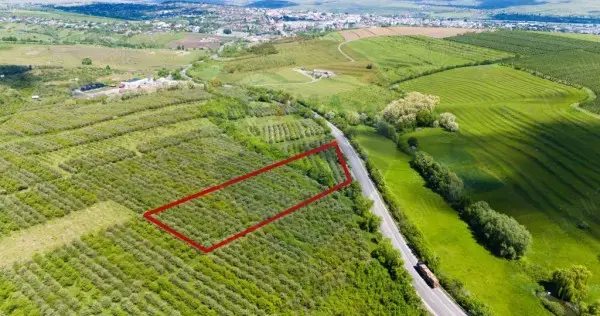 Teren extravilan zona livada, 7200 mp, cu deschidere la DN2 - E85, Falticeni - Spataresti Teren extravilan zona livada, 7200 mp, cu deschidere la DN2 - E85, Falticeni - Spataresti