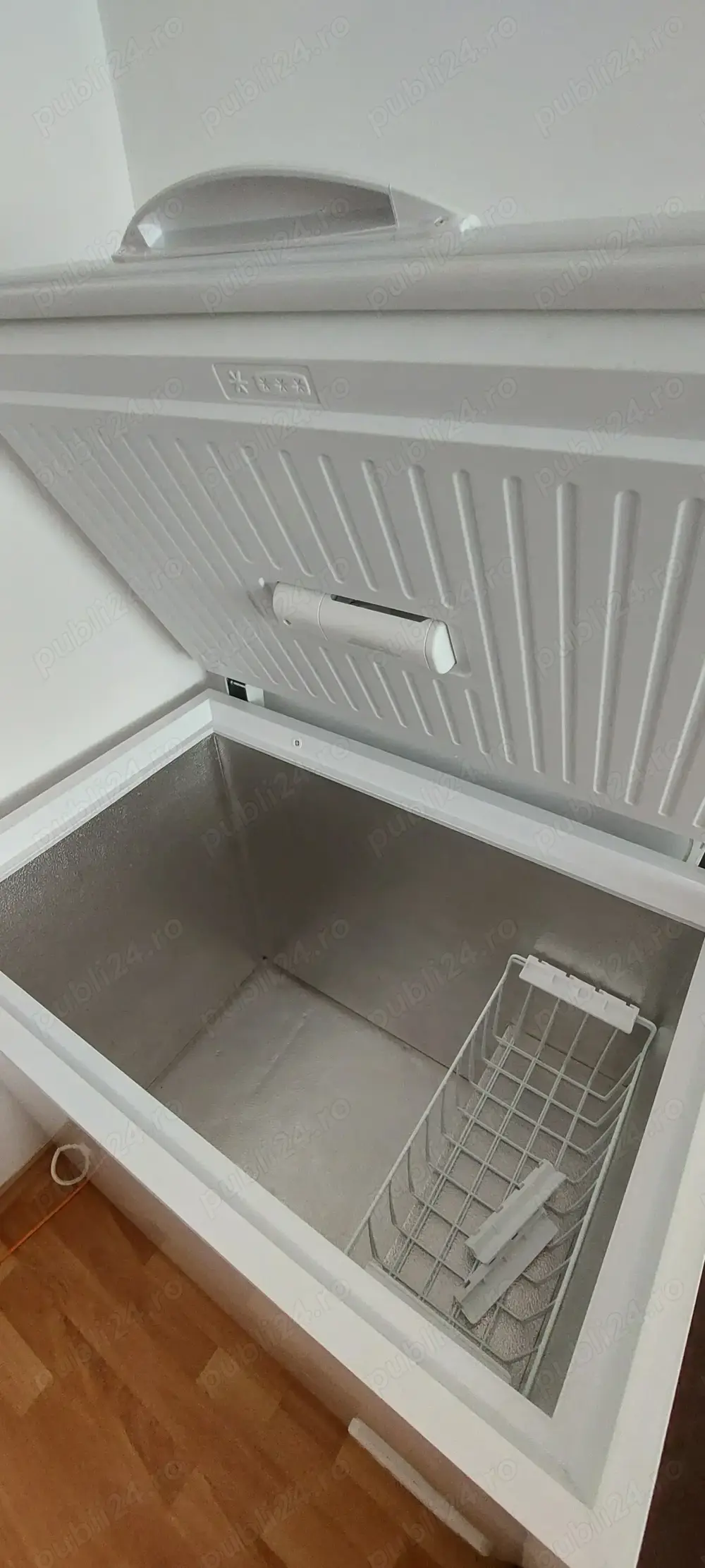 Vand lada frigorifica electrolux noua Petrila