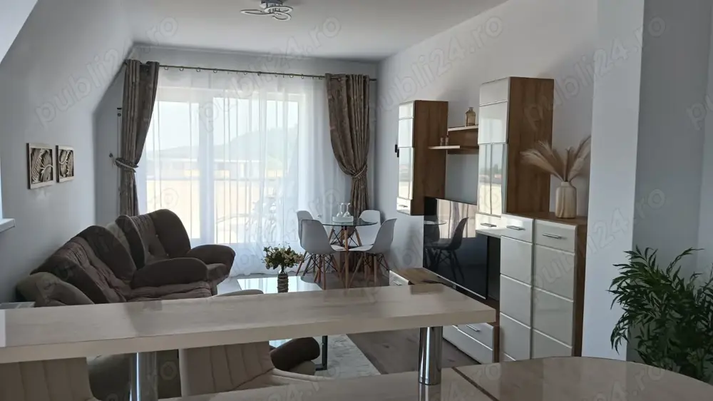 Inchiriez Penthouse superb pe termen lung