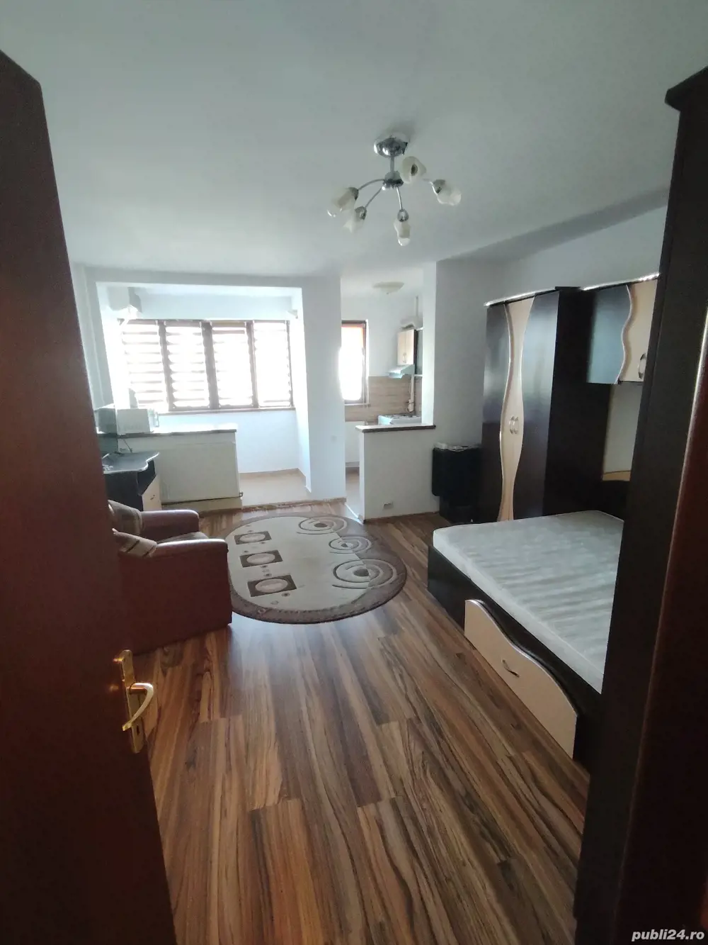 Garsoniera de închiriat, sector 6