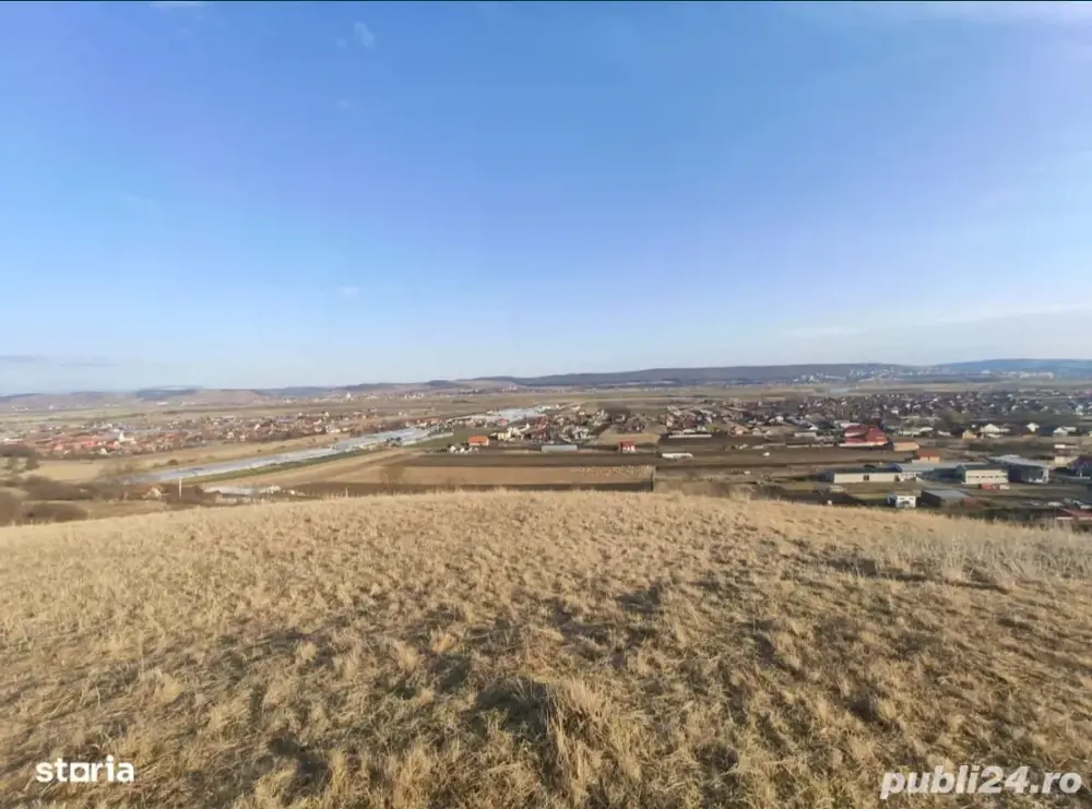 De vanzare teren intravilan pt case 