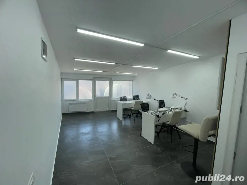 Spațiu stradal 24 mp   ideal frizerie   manichiură   renovat complet