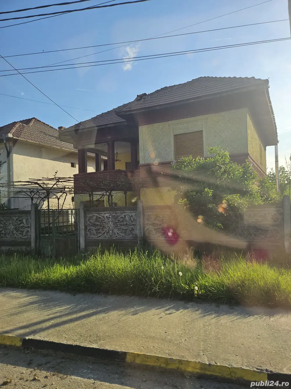 Vând vilă P+1, cu anexe și teren - zona centrala Oraș Tismana, Gorj