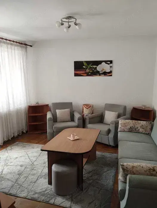 Apartament 3 camere Spitalul Judetean cu balcon spatios