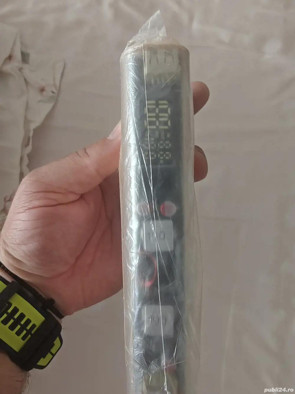 Carcasa baterie externa  cu display si suport pentru 100w