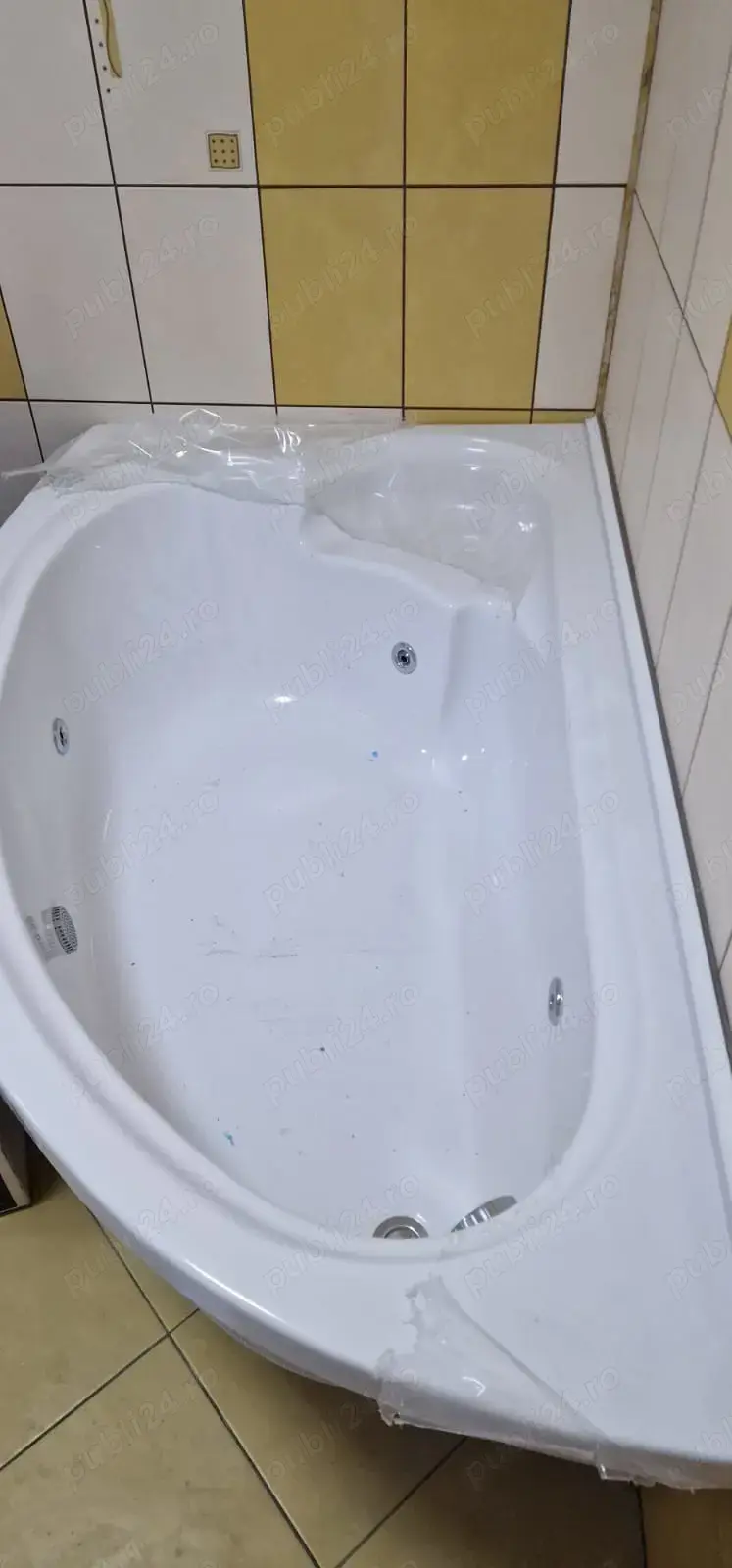 Vanzare cada cu masca