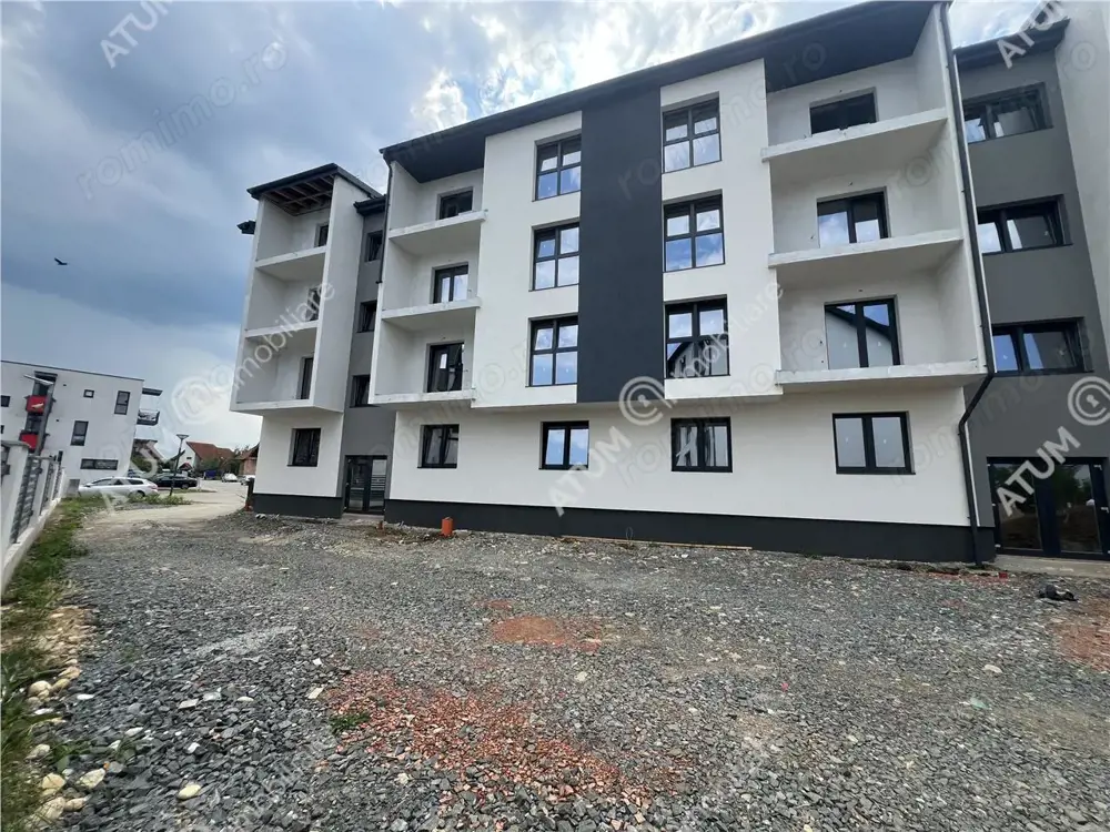 Apartament cu 2 camere decomandate si balcon etaj 1 zona Semaforului