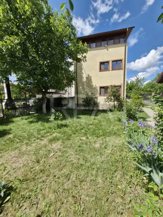 VILĂ CU 7 CAMERE DE VÂNZARE ÎN ZONA NICOLAE GRIGORESCU LA PREȚUL DE 390.000 €
