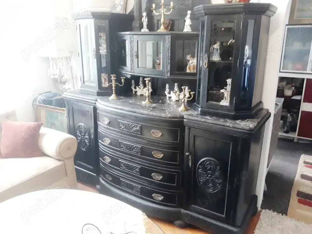 Vitrina Veche Aproximativ 150 Ani