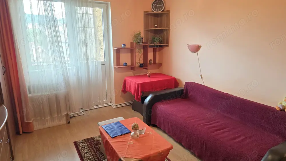 Vand apartament cu 2 camere in Deva, zona Sala Sporturilor in P-uri, etaj 3, mobilat, utilat