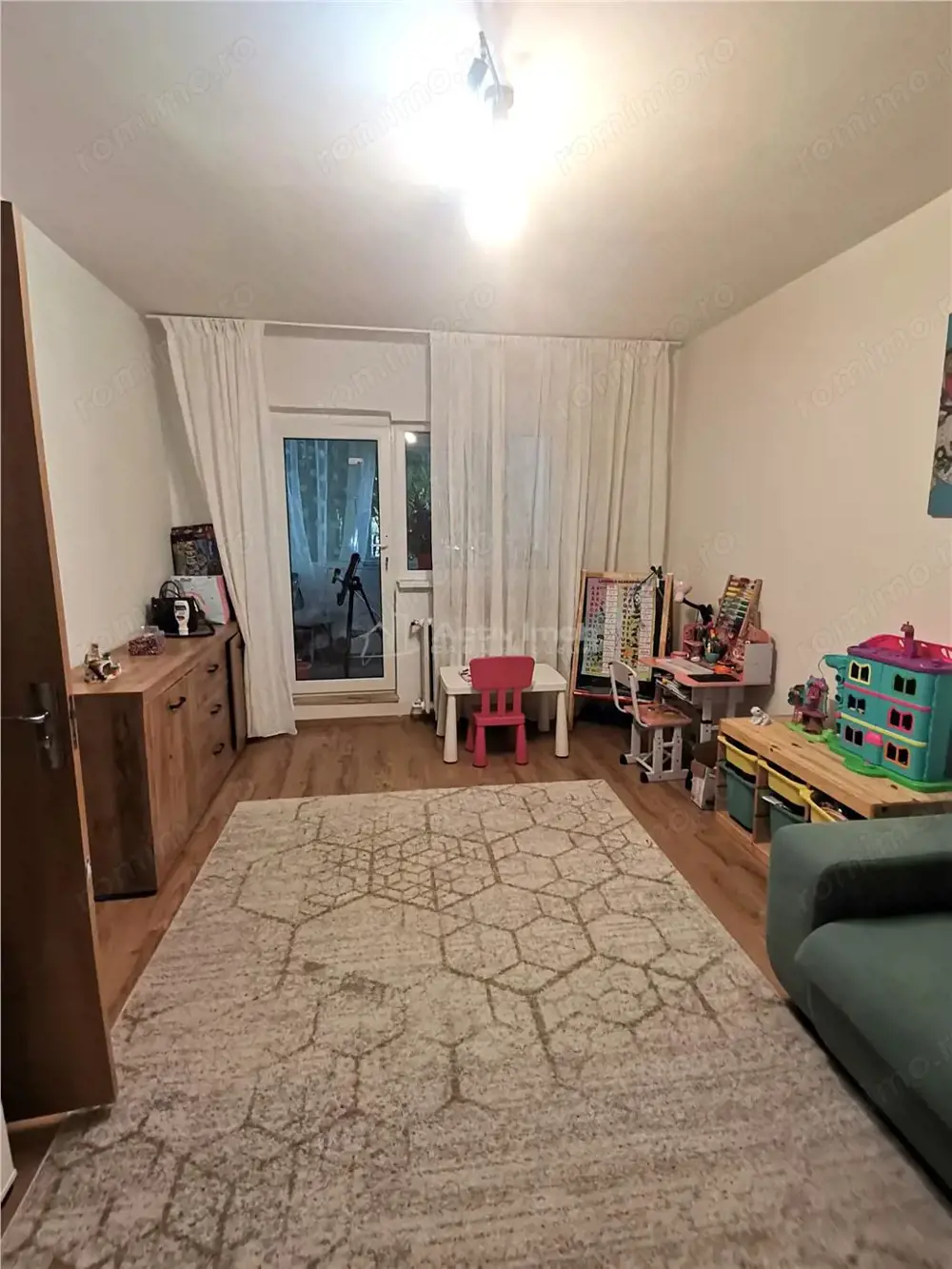 Teiul Doamnei, apartament 2 camere decom parter bloc 1982
