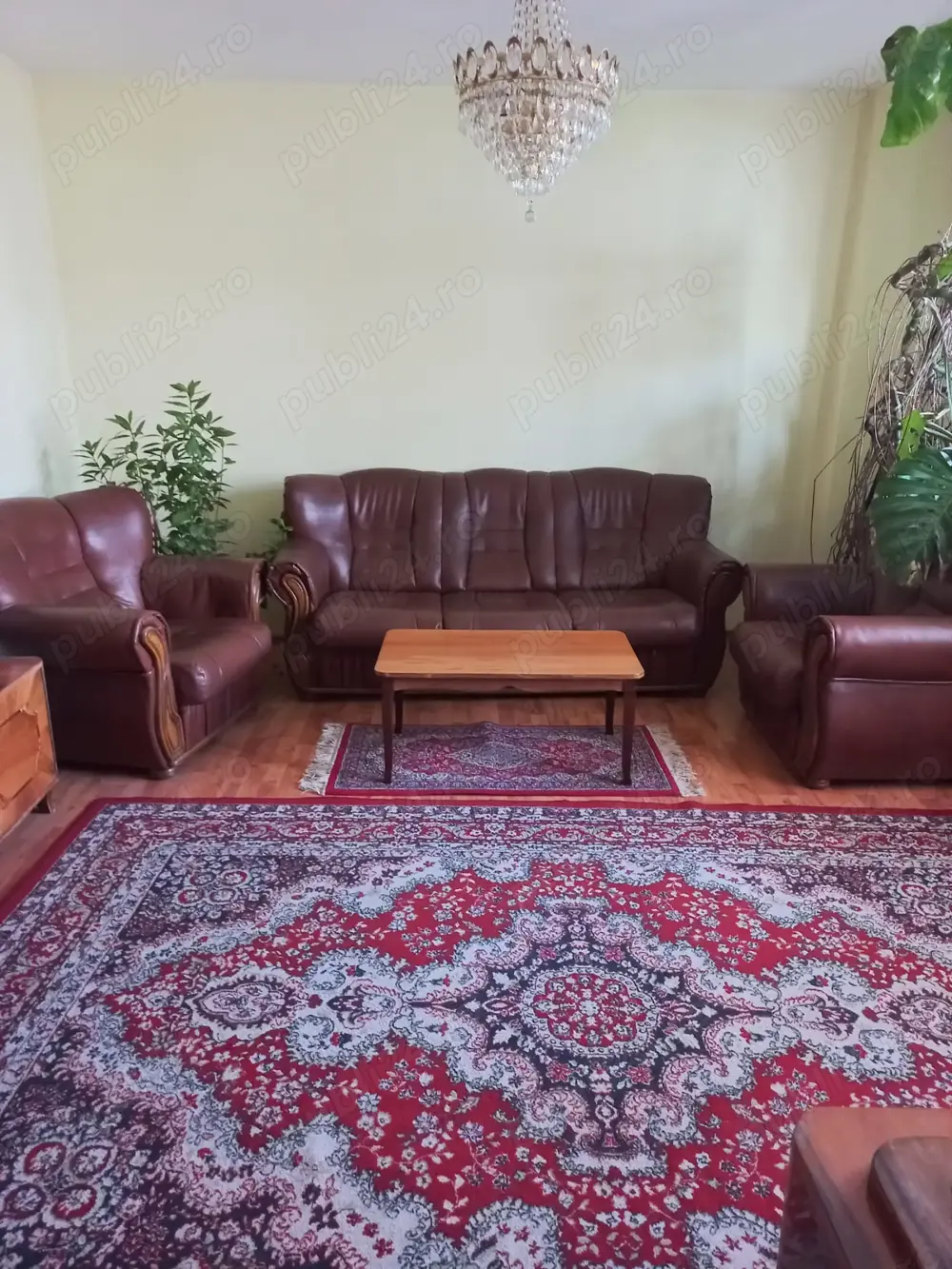 Vand apartament 4 camere