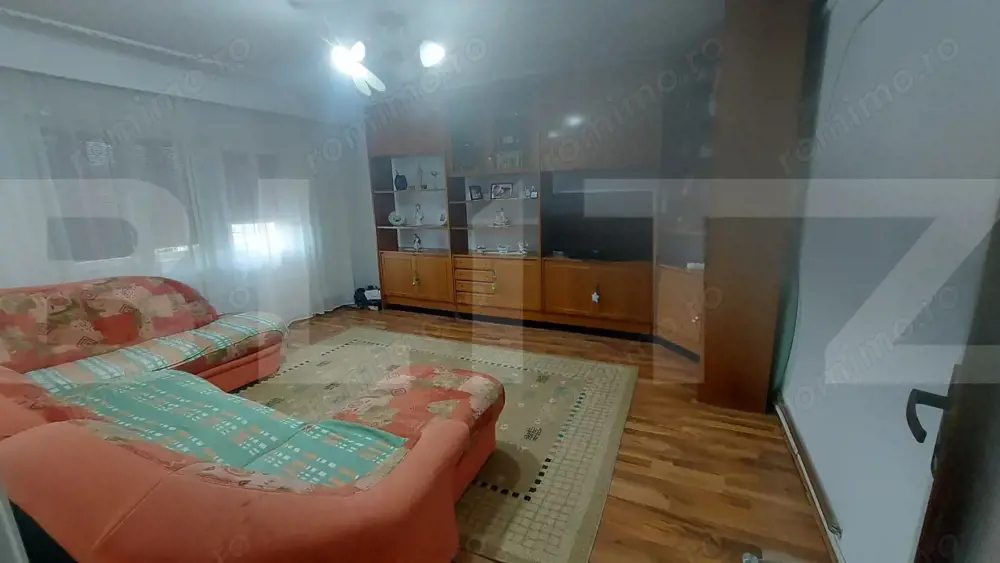 Apartament de vanzare, cu 3 camere, etaj 4, zona Girocului 