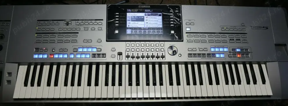 Yamaha Tyros5-76  Arranger Workstation