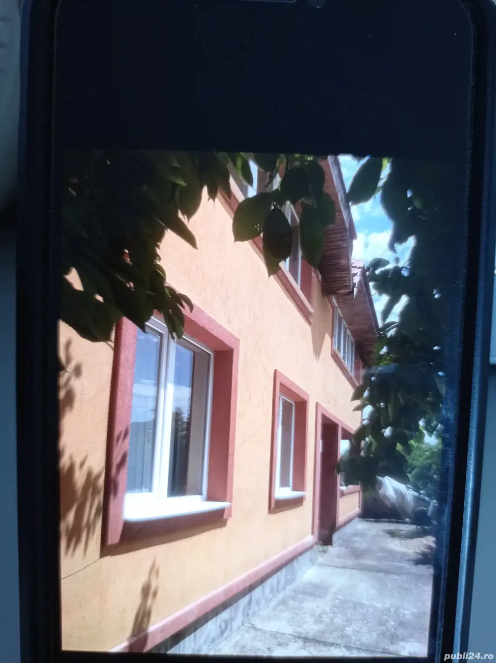 Vand casa cu etaj  Săcădat sau schimb cu imobiliare in Oradea !!!