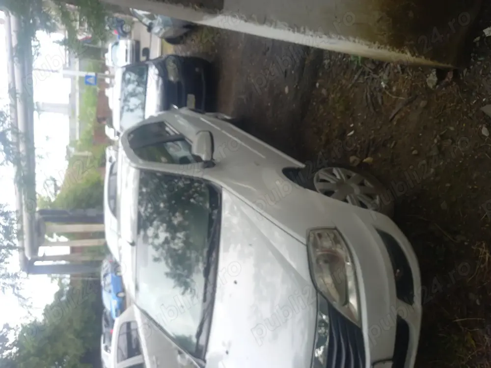 Logan 1,4 MPI,fab.2010,full options,stare f.buna