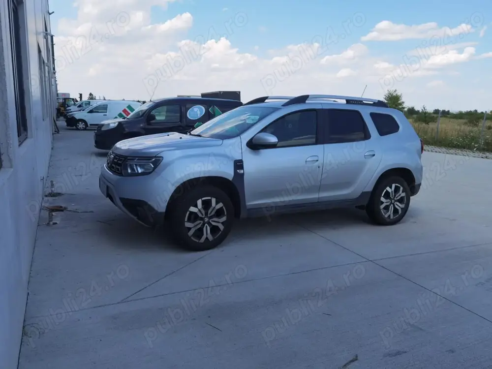 16200  Dacia Duster 2022 motor 1332cmc benzina 4x4 70000km