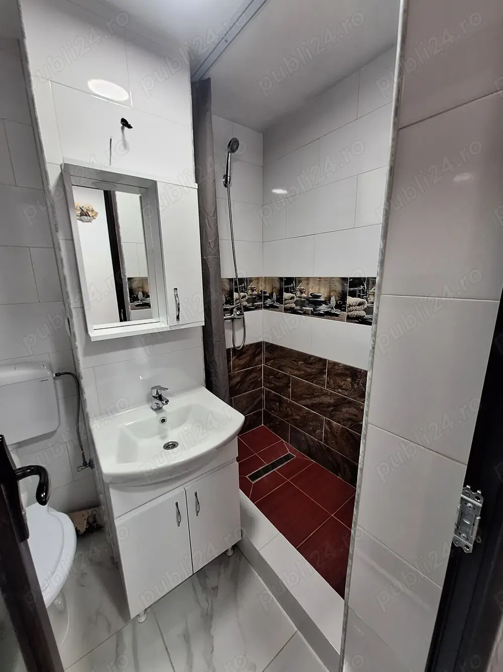 Vând apartament 3 camere