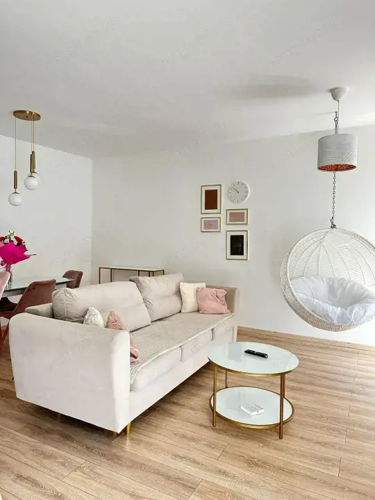 Apartament 2 camere la cheie, parcare, zona Vivo
