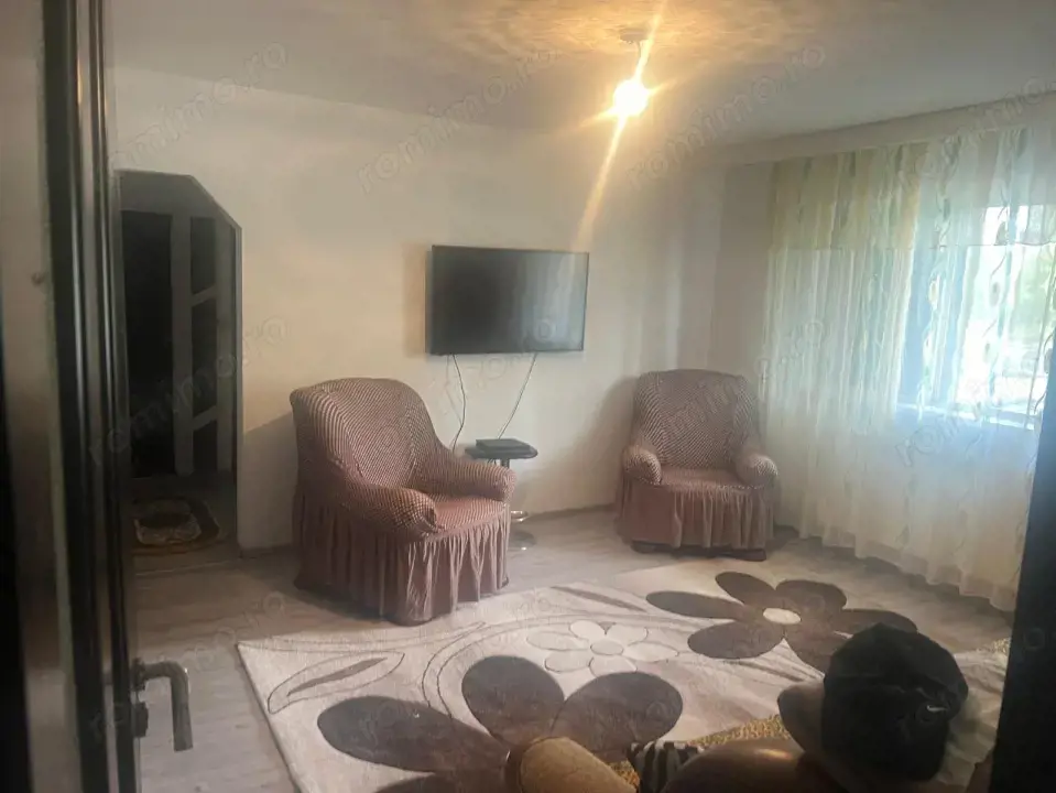 Apartament semidecomandat 55 mp, cv9