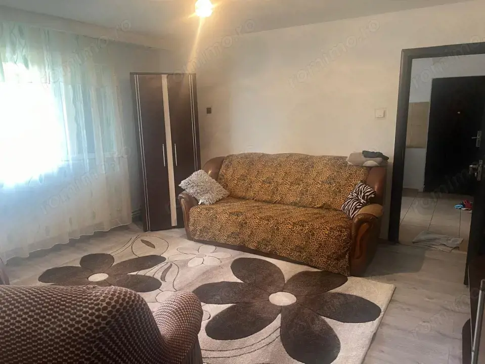 Apartament semidecomandat 55 mp, cv9