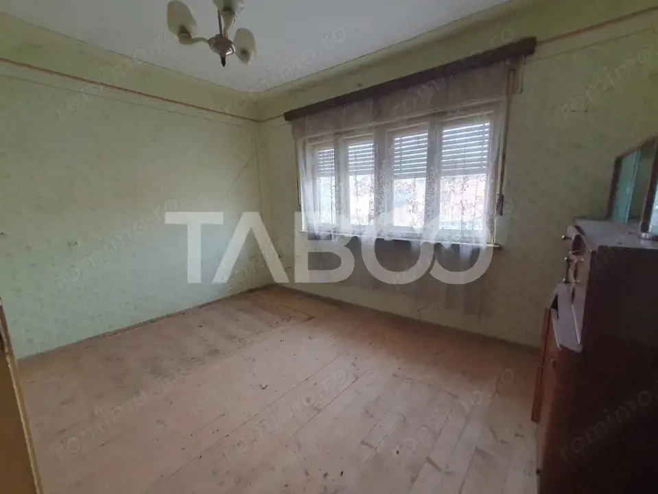 Casa de vanzare in Mandra 140 mp utili curte sura anexe 3 beciuri