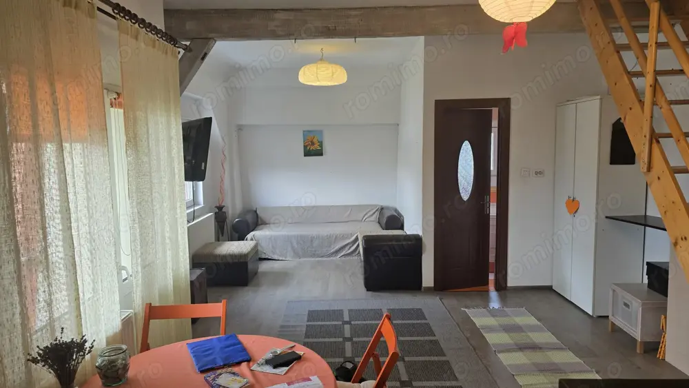 Vand apartament 3 camere cu scara interioara, pe 2 nivele in Deva, zona Minerului