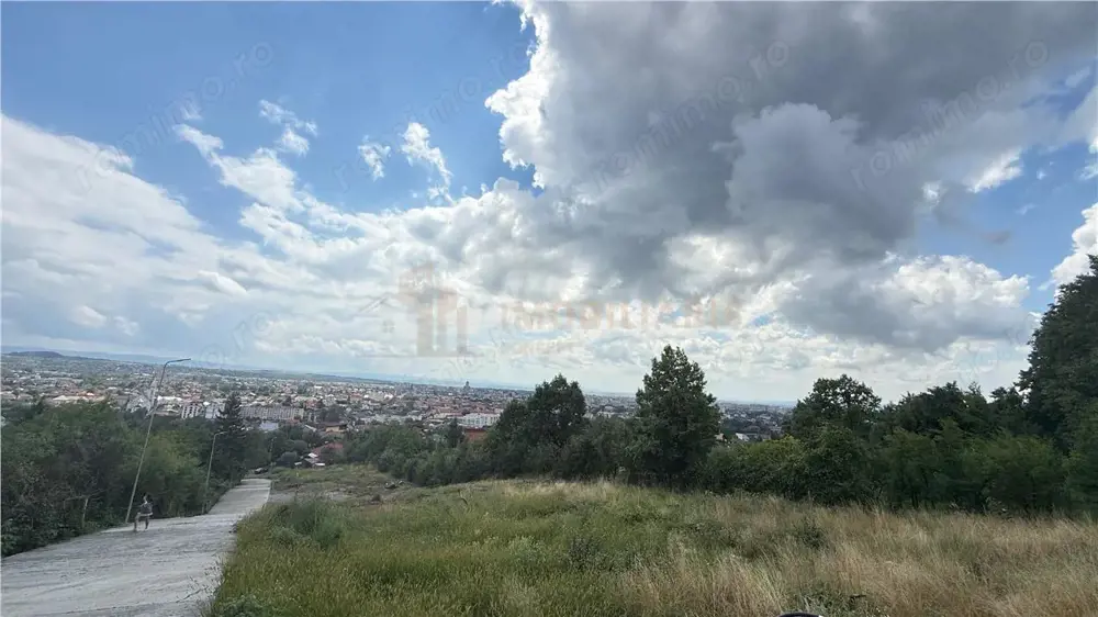 Teren intravilan 1100 mp de vanzare, zona Plaiului