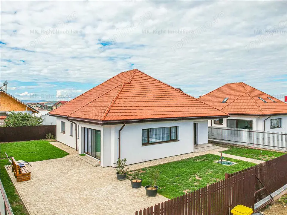 Vila   Casa superba cu 4 camere zona Harman Brasov COMISION 0%