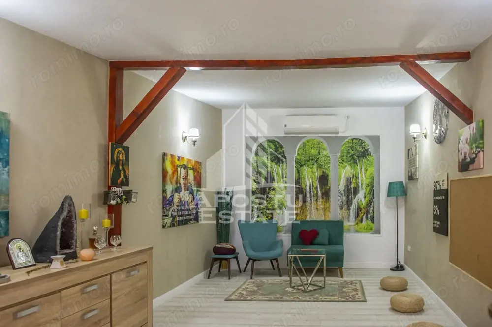 Vila,Piscina,teren fotbal,gradina,vegetatie