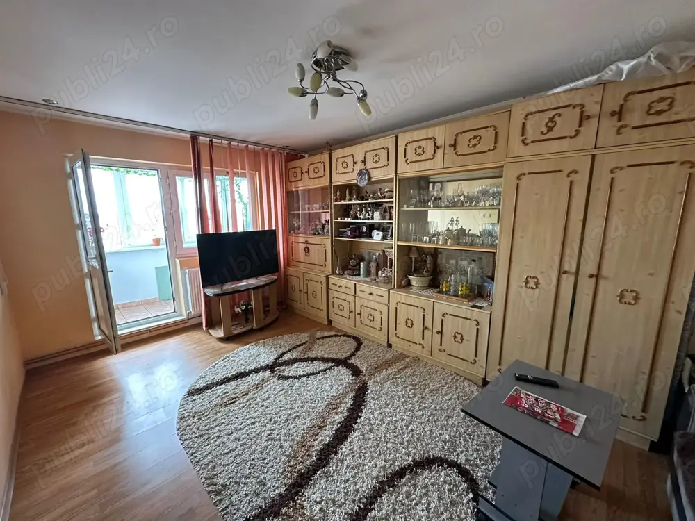 Apartament 2 camere decomandat { Sebastian }