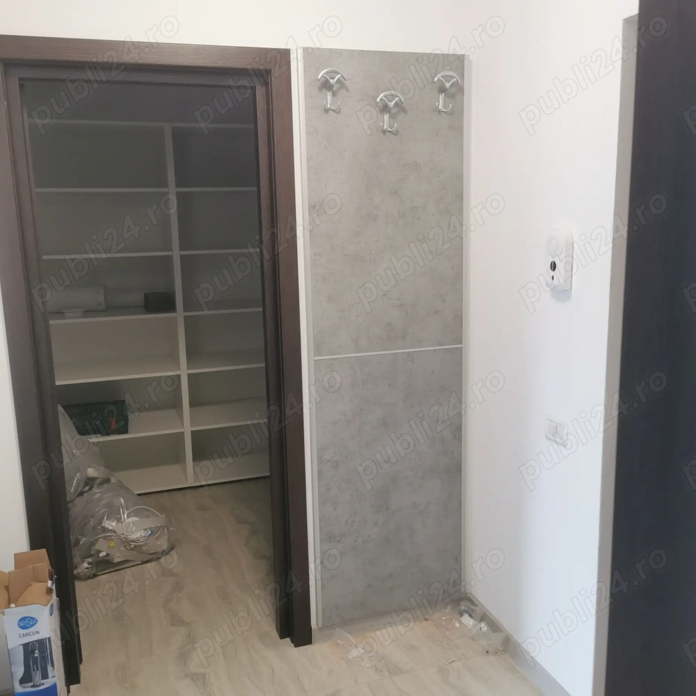 Închiriez studiou