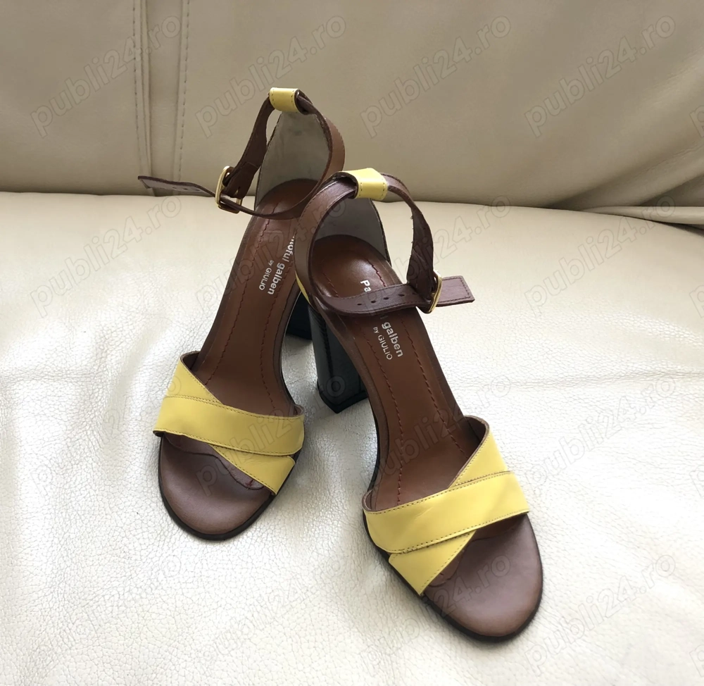 Sandale cu toc drept