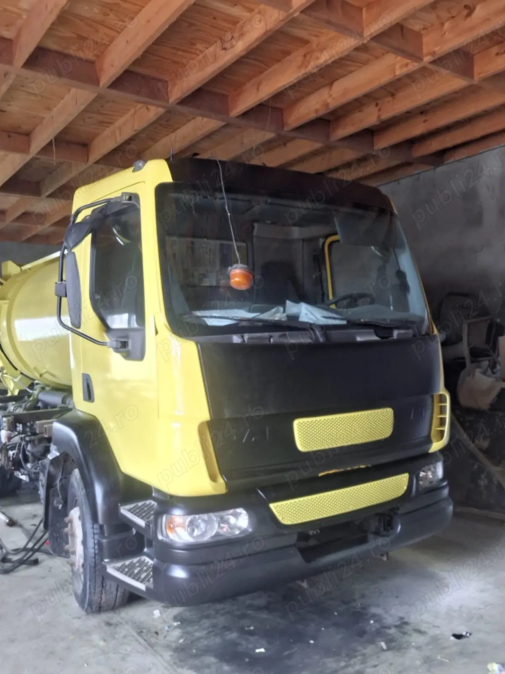 Vidanja DAF cu vomă de vânzare 16000 euro