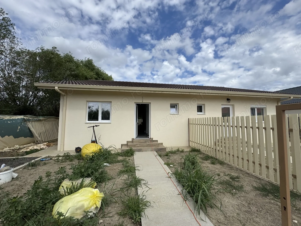 Sanmihaiu Roman, Duplex pe Parter, 3 camere,2 bai,terasa spatioasa