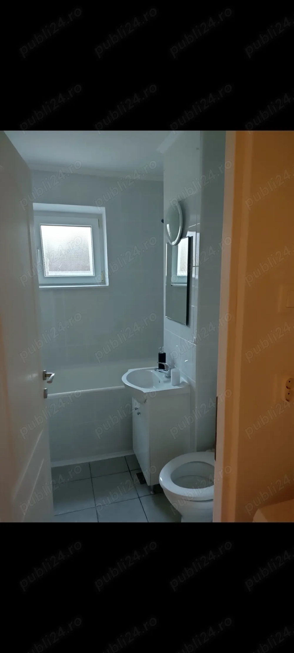 Închiriez apartament 