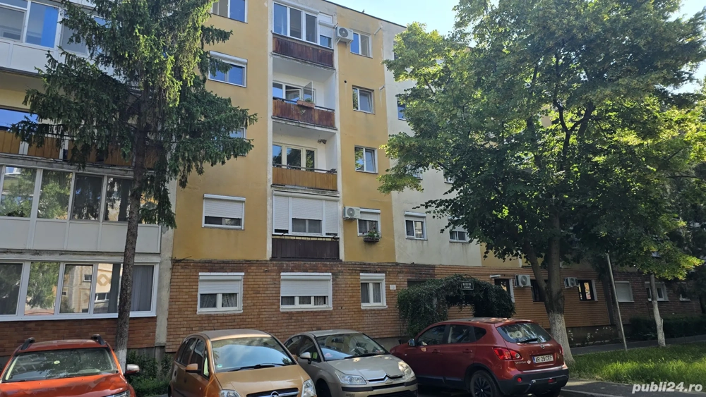 Vand apartament 3 camere Micalaca Zona Kaufland, et.2