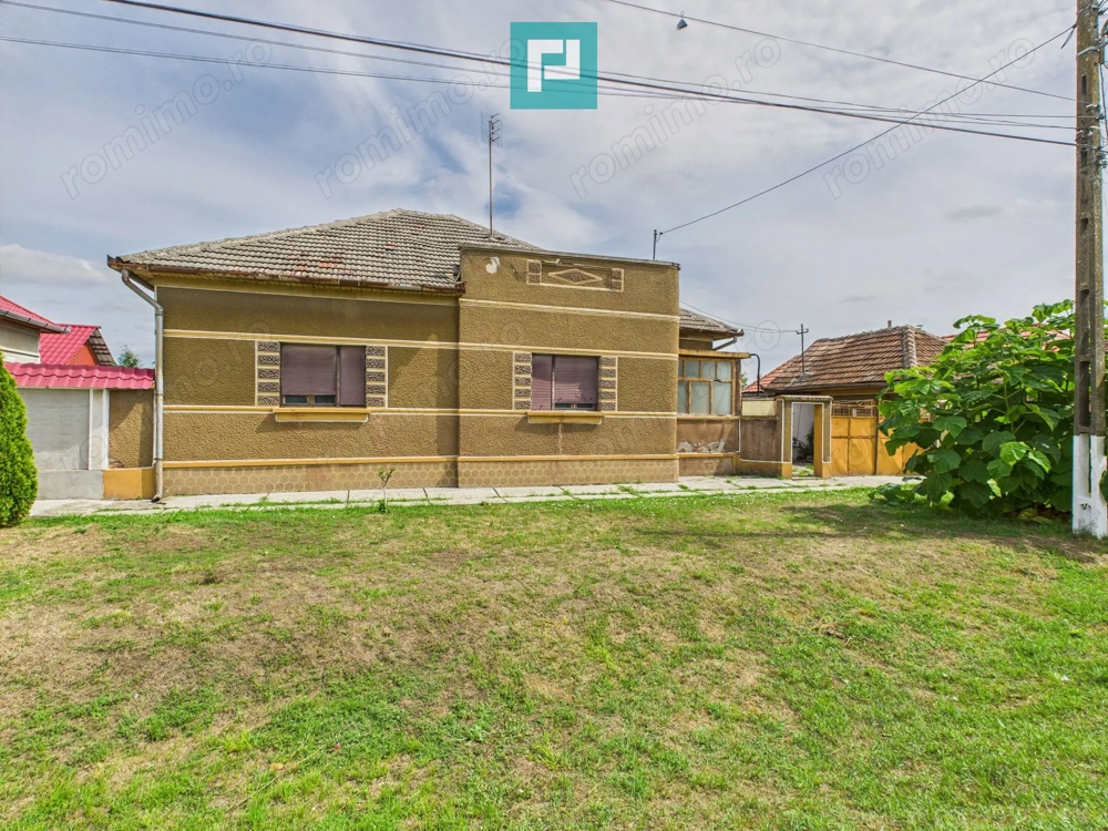 Casă cu teren de 2171 mp, zona centrală Șimand