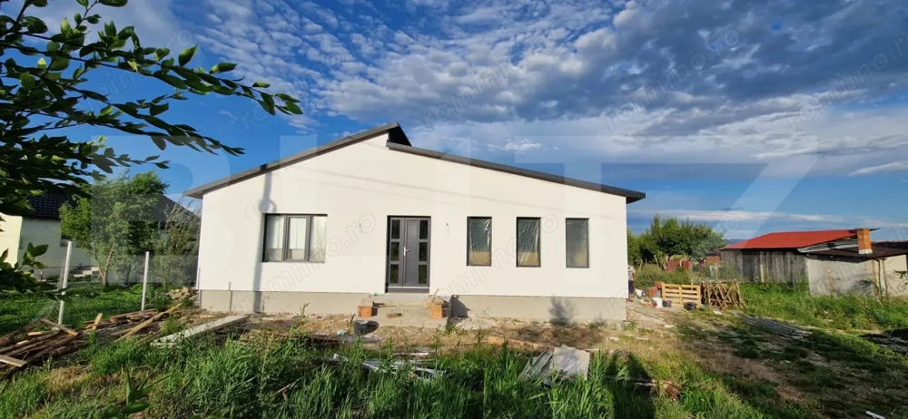 Casa parter, 120 mp, teren 1000 mp, la 25 km de orasul Bistrita