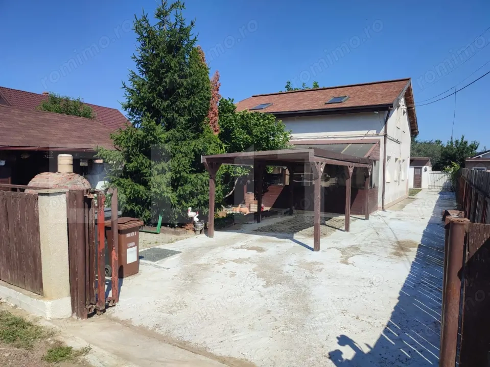 Casa 6 camere, 130 mp utili,  1000 mp teren in Dancu